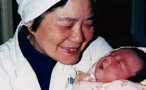 孕两个半月香港验血可以吗,31年前，国内首例“试管婴儿”出生，如今她和“正